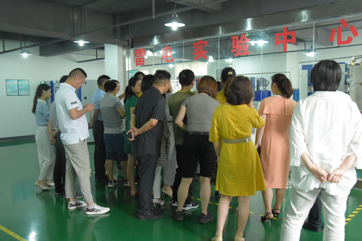 瑞士维多利亚大学MBA15-16班同学莅临jy体育·在线(中国)官方网站防雷考察交流